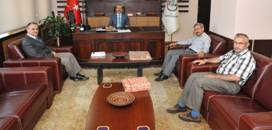 Uşak Valisi Seddar Yavuz, İmam Hatip lisesi heyetini kabulde"Ahlaklı öğrenciler