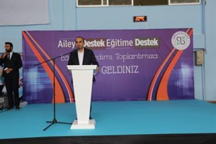 Arnavutköy Belediyesi “Aileye Destek, Eğitime Destek” sloganıyla başlattığı yardım kampanyasını,