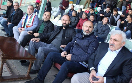AK Parti Gaziosmanpaşa spor komisyonu Gaziosmanpaşa'daki takımlara destek verdi.