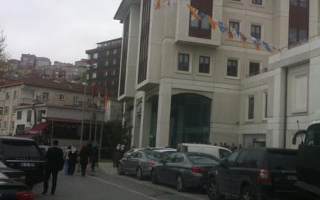 AK Parti delegeleri Necdet Bekçi’yi seçiyor diye, il yönetimi 