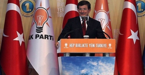 Davutoğlu 1382 oy ile genel başkan seçildi.
