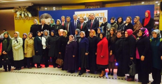 AK Parti ilçe başkanlığı teşkilatıyla istişare ediyor Gaziosmanpaşa AK Parti ilçe Başkanlığı,Milletvekili seçim çalışmalarının analizi için toplandı.