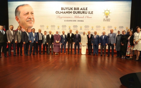 AK Parti İstanbul il başkanlığı’nda teşkilat bayramlaşma programı yapıldı AK Parti İstanbul İl Başkanlığı, Kurban Bayramı dolayısı ile bayramlaşma