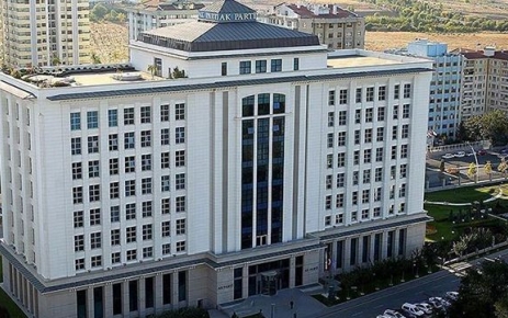 AKP İstanbul İl Başkanı Bayram Şenocak, yürütme kurulundaki 4 ismi