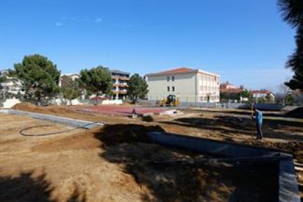 Arnavutköy Belediyesi tarafından  büyük şehir parklarının yanı sıra çok