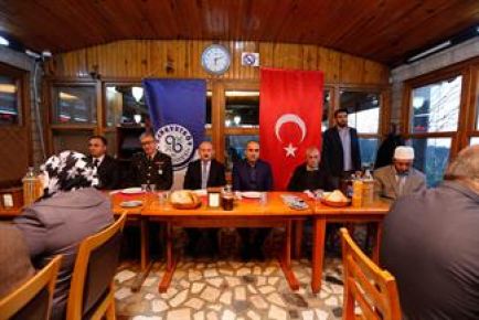 Arnavutköy Belediye Başkanı Haşim Baltacı, şehit ve gazi yakınları ile