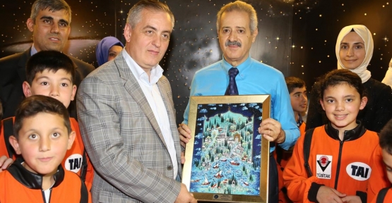 Eyüp  Belediyesi,Eyüplü çocukları Suriyeli kozmonot Muhammed Fares ve beden