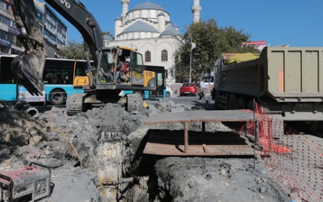 Gaziosmanpaşa Belediyesi, sonbahara girdiğimiz bu aylarda atık su kanalı yenileme