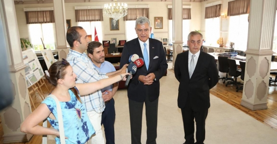 Bakan Volkan Bozkır, Eyüp Belediye Başkanı Remzi Aydın'ı makamında ziyaret