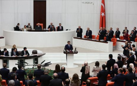 Başbakan Ahmet Davutoğlu, "İdarede vesayeti, sokak çetelerini, paralel yapıları, gayrimeşru