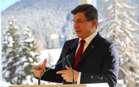 İsviçre’nin Davos kasabasında Dünya Ekonomik Forumu’na katılan Başbakan Ahmet Davutoğlu,