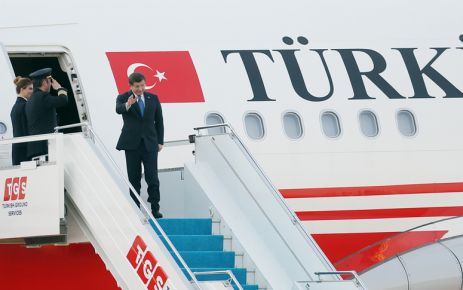 Başbakan Ahmet Davutoğlu, Türkiye-Avrupa Birliği (AB) Zirvesi'ne katılmak üzere özel