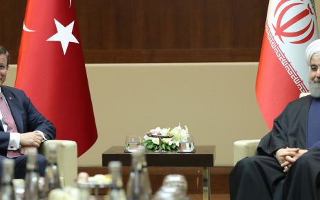Başbakan Davutoğlu, İran Cumhurbaşkanı Ruhani ile bir araya geldi Başbakan Ahmet Davutoğlu, İran Cumhurbaşkanı Hasan Ruhani ile yaptığı görüşmede,
