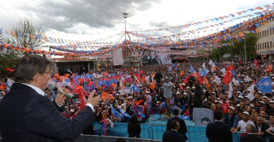 Başbakan Ahmet  Davutoğlu, AK Partinin Muş mitinginde halka hitap
