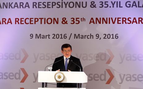 Başbakan Davutoğlu, Uluslararası Yatırımcılar Derneği resepsiyonunda konuştu Başbakan Davutoğlu, "Bugün huzurunuza gelirken Sur'daki operasyonların da tamamlandığı bilgisiyle