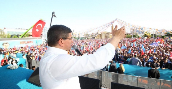 Başbakan Ahmet Davutoğlu  "Demokrasimizi 28 Şubat'la yıktılar"dedi.