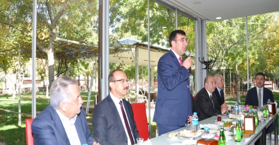 Başbakan Yardımcısı Cevdet Yılmaz ve  Vali Seddar Yavuz,Muş Öğretmenevi