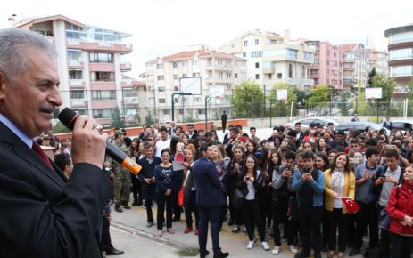 Başbakan Binali Yıldırım, "Hiç kimse, bir daha bu yüce milletin,