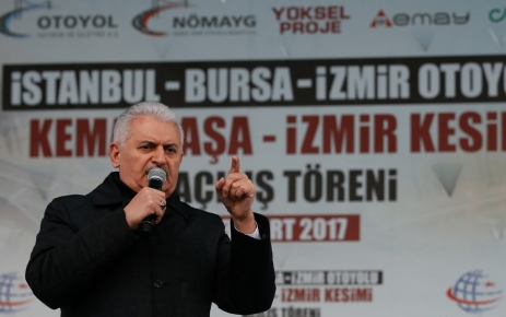 Başbakan Binali Yıldırım, yapımı süren İstanbul-İzmir Otoyolu'nun Kemalpaşa- Bornova-Otogar Kavşağı