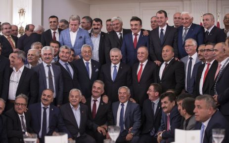 Başbakan Binali Yıldırım,"Aslında Türkiye'de Kürt sorunu yok. PKK gibi bir