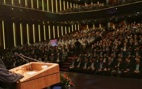 Başbakan Binali Yıldırım, "Hayvancılıkta açığımızı et ithal ederek sürdürülebilir hale