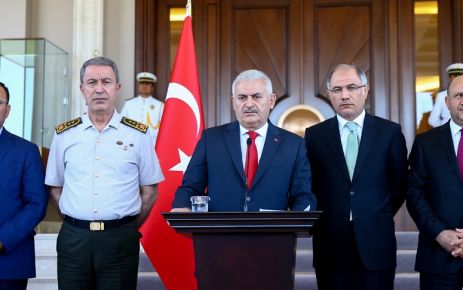Başbakan Binali Yıldırım, "Akşam darbe girişiminde bulunan paralel terör çetesine