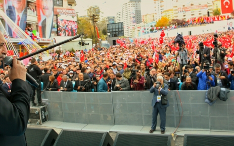 Başbakan Binali Yıldırım, "Ankara; Cumhuriyetin başkenti, devletin merkezi. 79 milyon