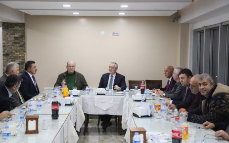 Başkan Remzi Aydın, Eyüplü muhtarlarla istişare toplantısında bir araya gelerek
