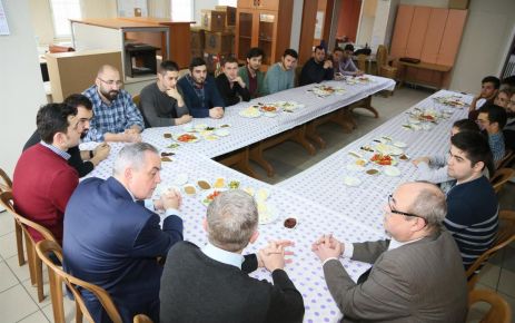 Eyüp Belediye Başkanı Remzi Aydın, Bilgi İşlem Müdürlüğü personeli ile