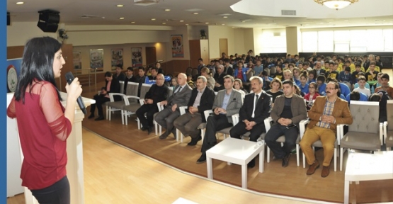 Gaziosmanpaşa Kent Konseyi tarafından düzenlenen Sporcu Sağlığı ve Beslenmenin Önemi