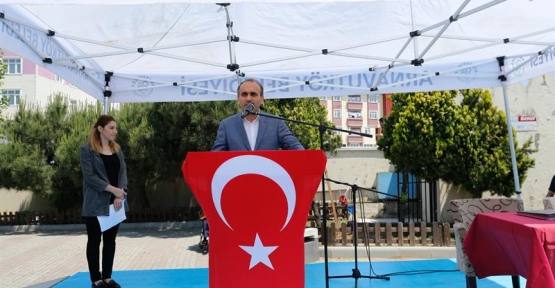 Arnavutköy  Belediye Başkanı Haşim Baltacı, engellilere tekerlekli sandalye yardımı