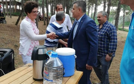 Başkan Fedai Karakol, çarşı pazara isyan etti BBP Gaziosmanpaşa ilçe başkanı Fedai Karakol "Halkımızın bir lokmasına güz