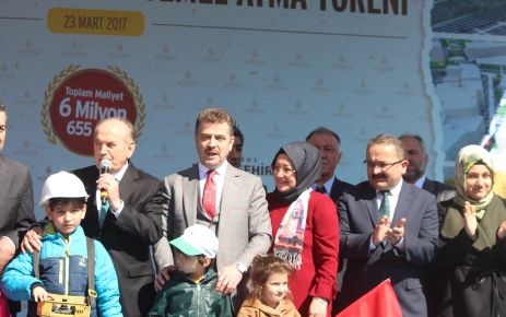 İstanbul Büyükşehir Belediye Başkanı Kadir Topbaş ve Gaziosmanpaşa Belediye Başkanı