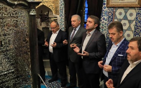 İstanbul Büyükşehir Belediye Başkanı Mevlüt Uysal, ilk gün mesaisine erken