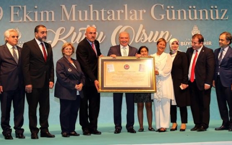 Başkan Mevlüt Uysal, “Eğer hedefiniz vatandaşa hizmetse muhtarla beraber çalışır
