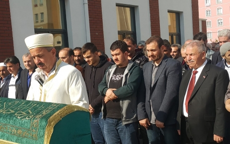 Samsun İlkadım Belediye Başkanı Necattin Demirtaş, Fatma Uncuğlu’nun cenaze namazında