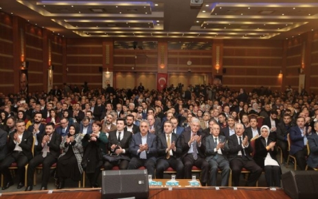 Başkan Selim Temurci, referanduma teşkilatlarımız hazır AK Parti İstanbul İl Başkanı Selim Temurci "Sıkılmadık el