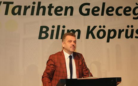 Gaziosmanpaşa Belediye Başkanı Hasan Tahsin Usta, silahın yerini kalemin aldığı