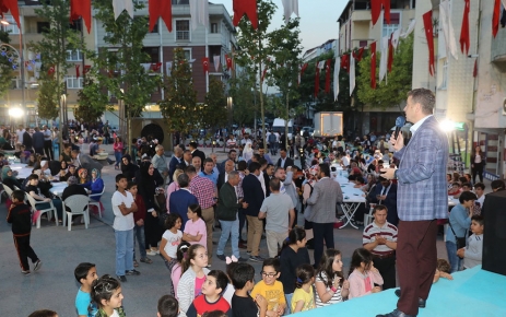 Gaziosmanpaşa’da on binler, gönül sofralarında buluştu.