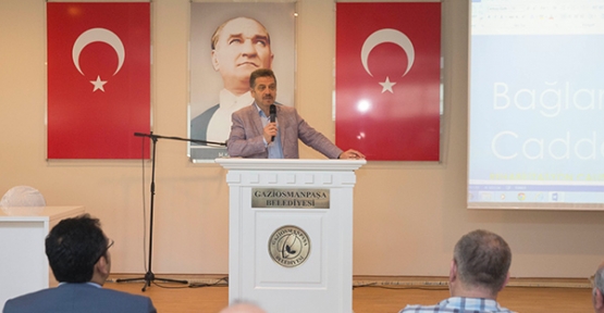 Gaziosmanpaşa Belediye Başkanı Hasan Tahsin Usta, Bağlarbaşı esnafının Kültür Merkezindeki