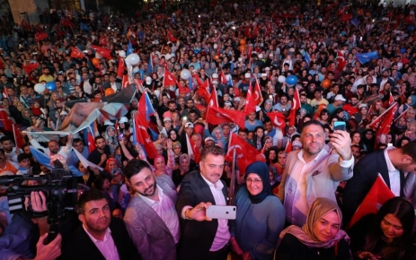 Gaziosmanpaşa Belediye Başkanı Hasan Tahsin Usta "Gaziosmanpaşa kutlu yürüyüşe devam