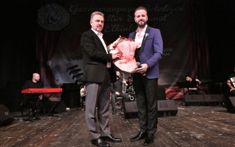 Gaziosmanpaşa Belediye Başkanı Hasan Tahsin Usta, Gaziosmanpaşalılarla birlikte Rumeli konserini