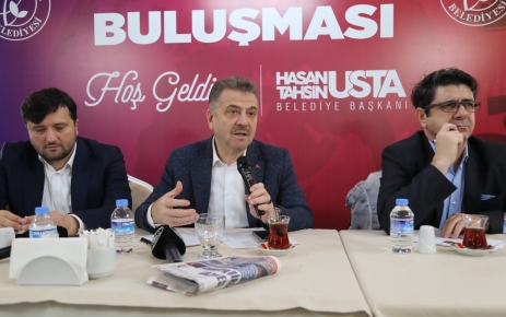 Gaziosmanpaşa Belediye Başkanı Hasan Tahsin Usta, Paşa Köşk Sosyal Tesisleri'nde,
