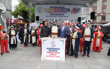Gaziosmanpaşa Belediye Başkanı Hasan Tahsin Usta "Gençlik şöleninde gençlerimize yönelik