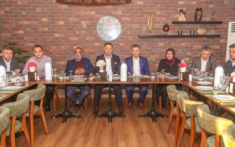 Gaziosmanpaşa Belediye Başkanı Hasan Tahsin Usta, İlçe yönetim kurulu ve