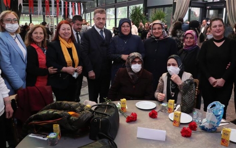 Gaziosmanpaşa Belediye Başkanı Hasan Tahsin Usta, 8 Mart Dünya Kadınlar