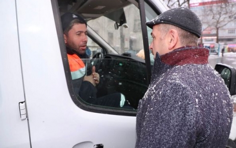 Gaziosmanpaşa Belediye Başkanı Hasan Tahsin Usta "Karları küredik. Yolları tuzladık.