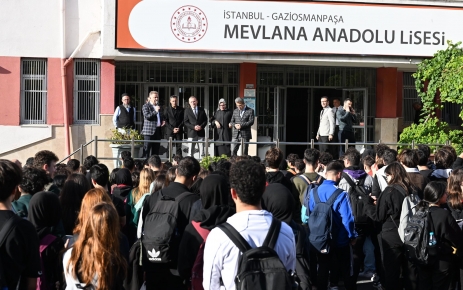 Gaziosmanpaşa Belediye Başkanı Hasan Tahsin Usta “Mevlana Anadolu Lisesinde öğrencilerle