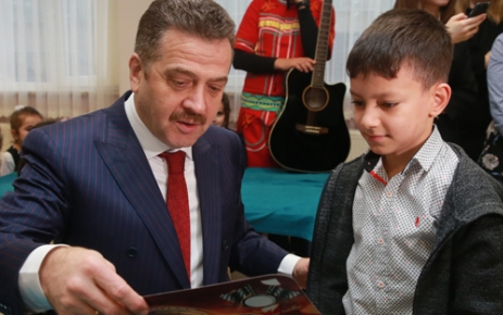 Başkan Usta, Öğrencilerin karne sevincini paylaştı Gaziosmanpaşa Belediye Başkanı Hasan Tahsin Usta, yarıyıl tatiline giren okulları