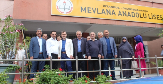Gaziosmanpaşa Belediye Başkanı Hasan Tahsin Usta,Mevlana Anadolu Lisesinde sandık görevlilerini